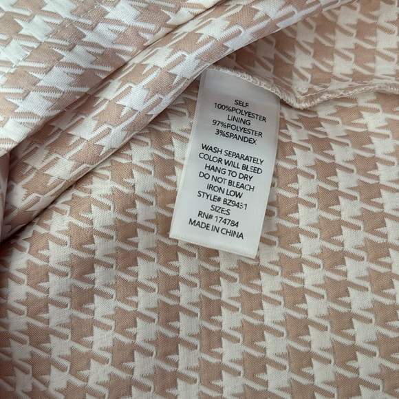 Gorgeous nwt two piece set; size small (runs small) - Picture 8 of 11